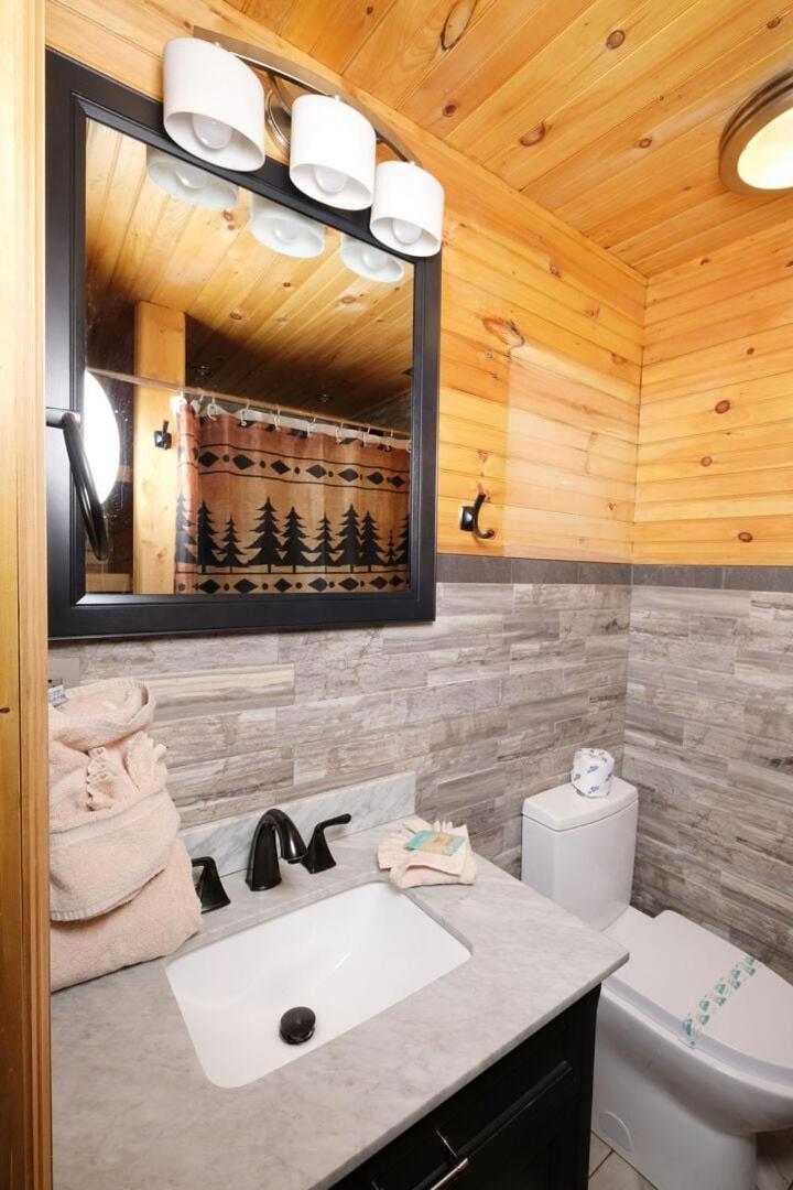 Pitter Patter Swimming Pool Ht Near D'Town Villa Гетлинбург Екстериор снимка